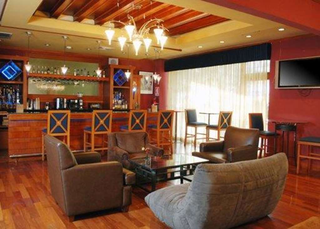 Suites Las Palmas, Hotel & Apartments. San Salvador Restaurant foto